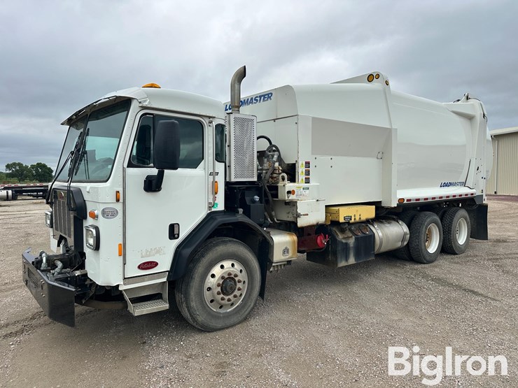 2017-peterbilt-520-image-1