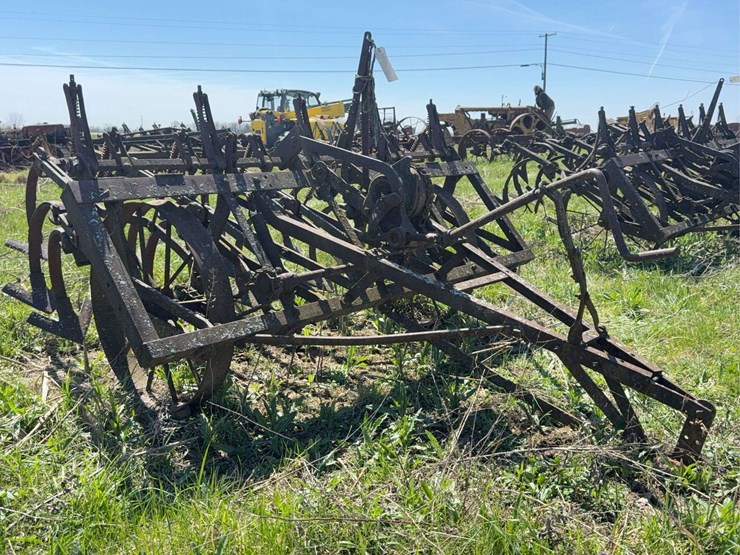 john-deere-field-cultivator-image-1