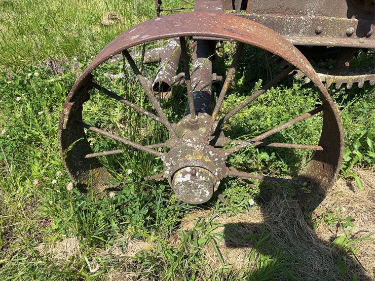 case-bale-press-image-9