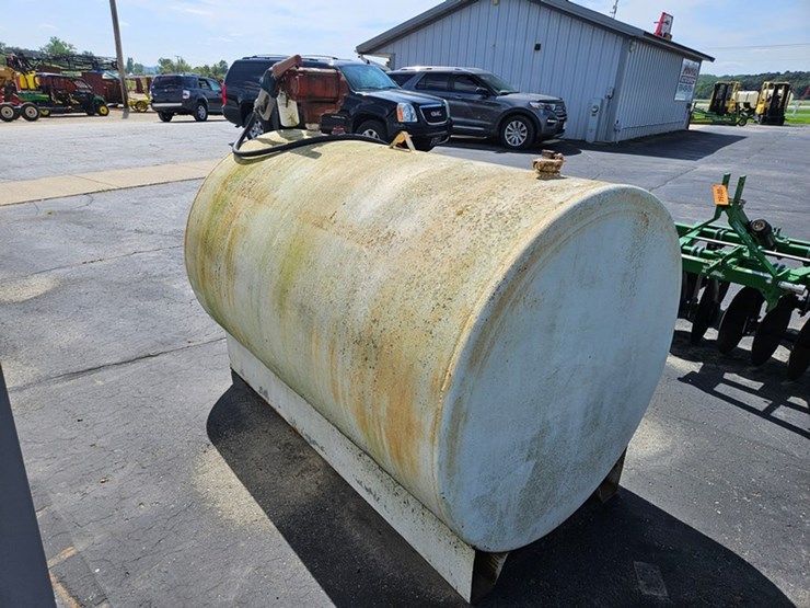 #167-•-500-gallon-fuel-tank-&-pump-image-4
