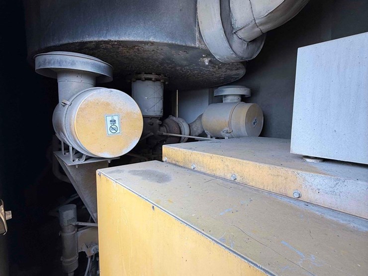 1999-caterpillar-3412-image-8