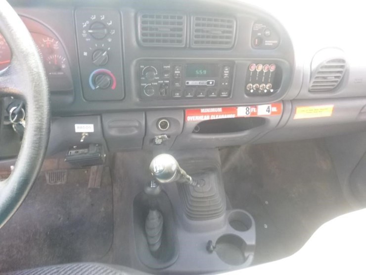 1999-dodge-ram-3500-image-19