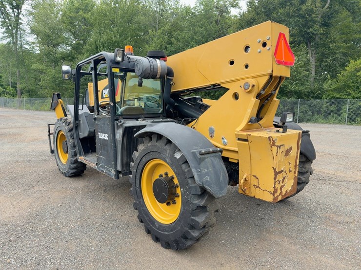 2014-caterpillar-tl943c-image-3
