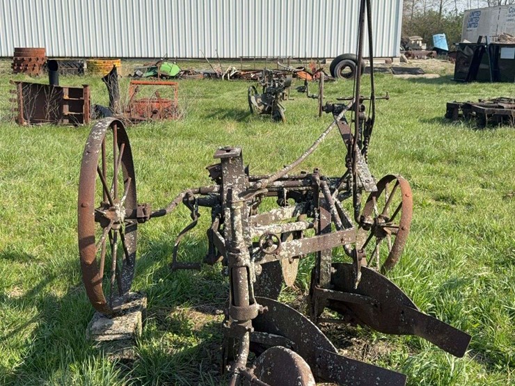 two-bottom-horse-drawn-plow-image-4