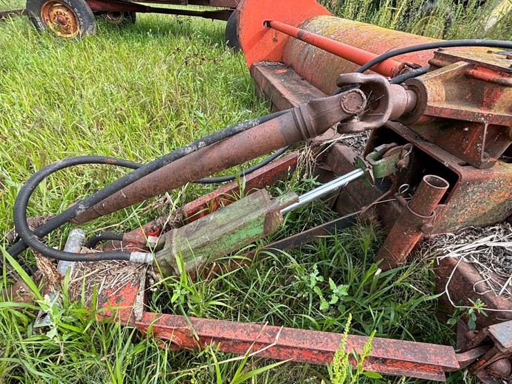 #2625-•-brady-144-(4)-row-stock-chopper-image-23
