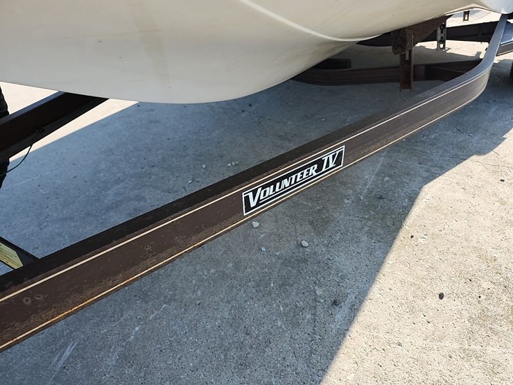 16ft-rinker-fish-&-ski-boat-image-17