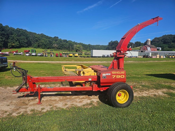 new-holland-790-image-2
