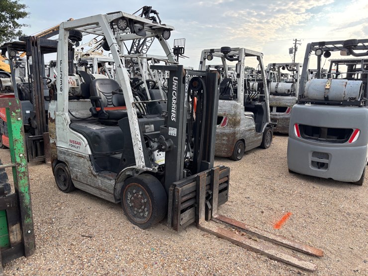 #2099-•-2015-nissan-cf50-forklift-image-2