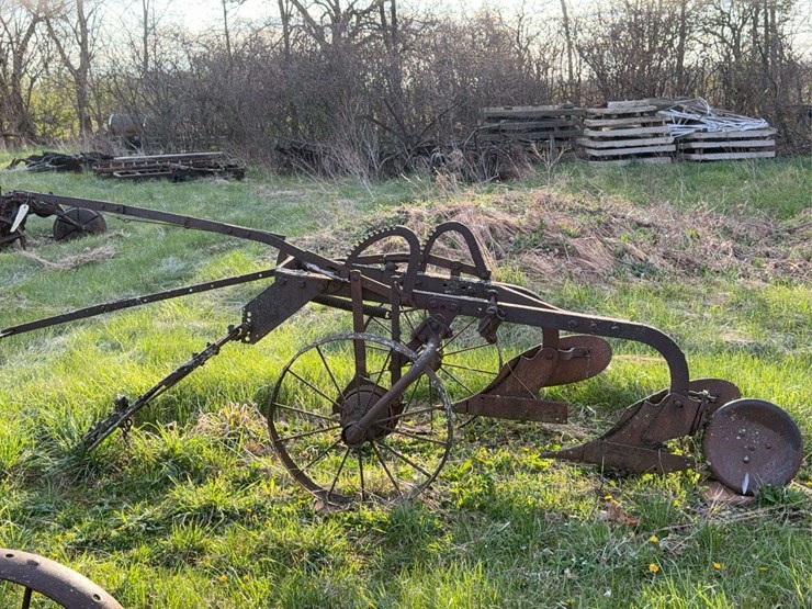 two-bottom-12”-pull-type-plow-image-5