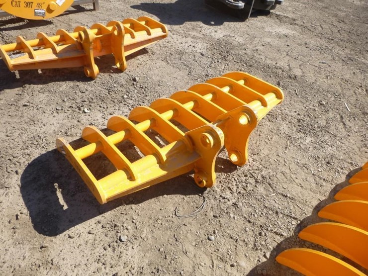 caterpillar-303-image-4