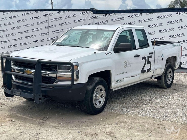 2016-chevrolet-silverado-1500-image-1