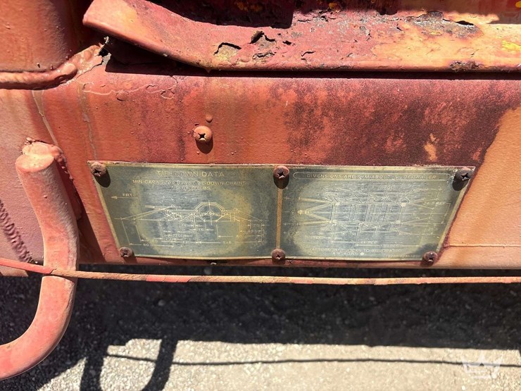 1969-caterpillar-towable-diesel-generator-image-6