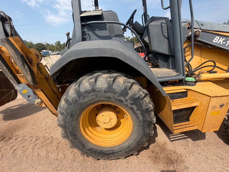 2013-deere-310sk-image-40