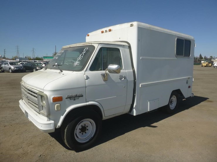 1988-chevrolet-g30-image-1