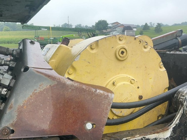 2014-deere-648h-image-46