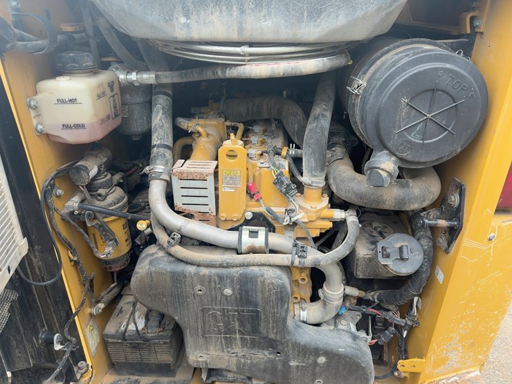 2020-caterpillar-259d3-image-18
