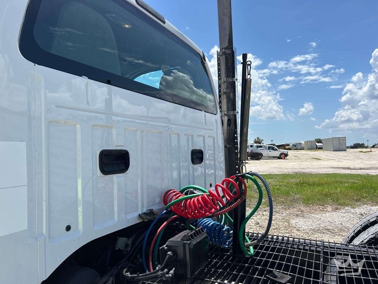 2022-ford-f750-image-20