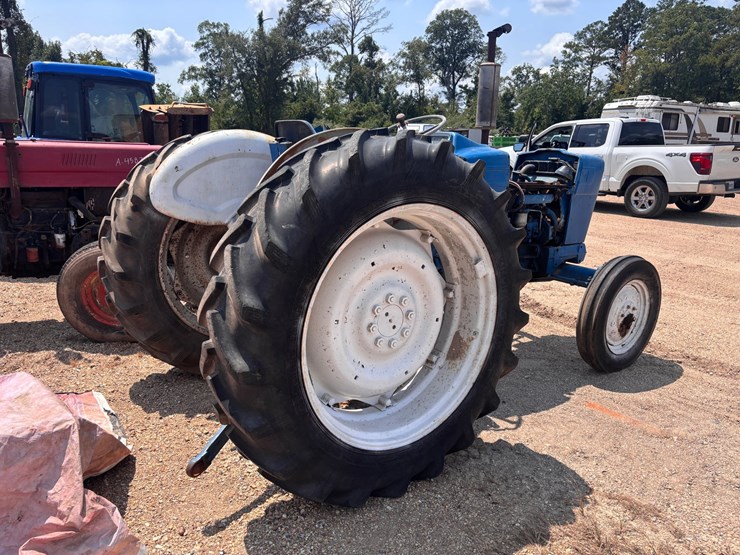 ford-tractor-image-4