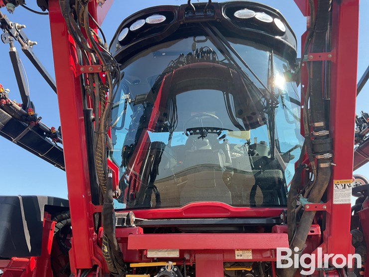 2018-miller-6300-nitro-self-propelled-sprayer-image-9