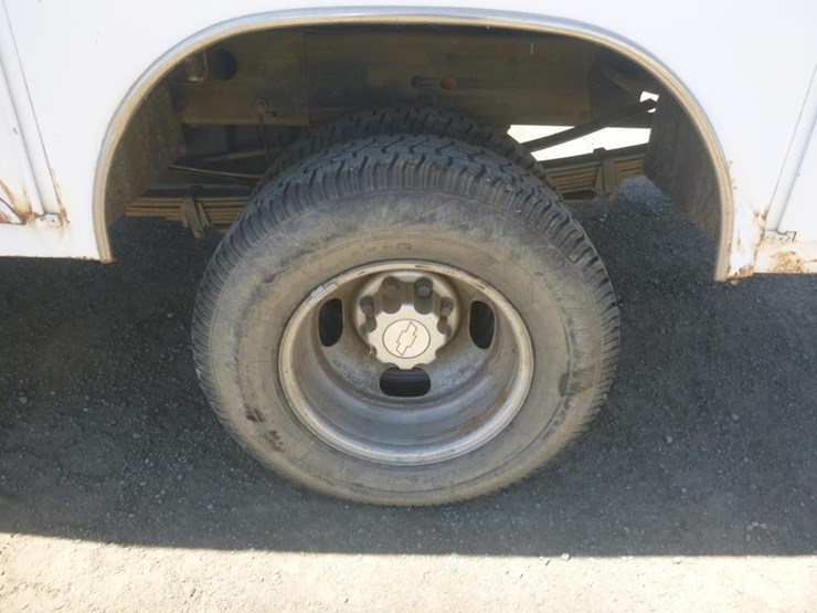2006-chevrolet-3500-image-15