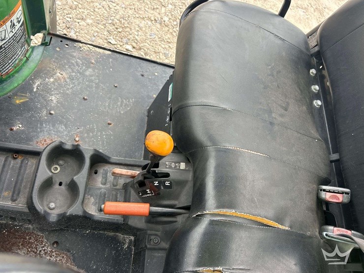 2016-john-deere-gator-image-19