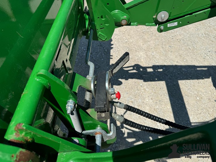 2021-john-deere-6110r-image-12