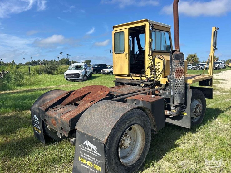 yard-spotter-truck-image-3