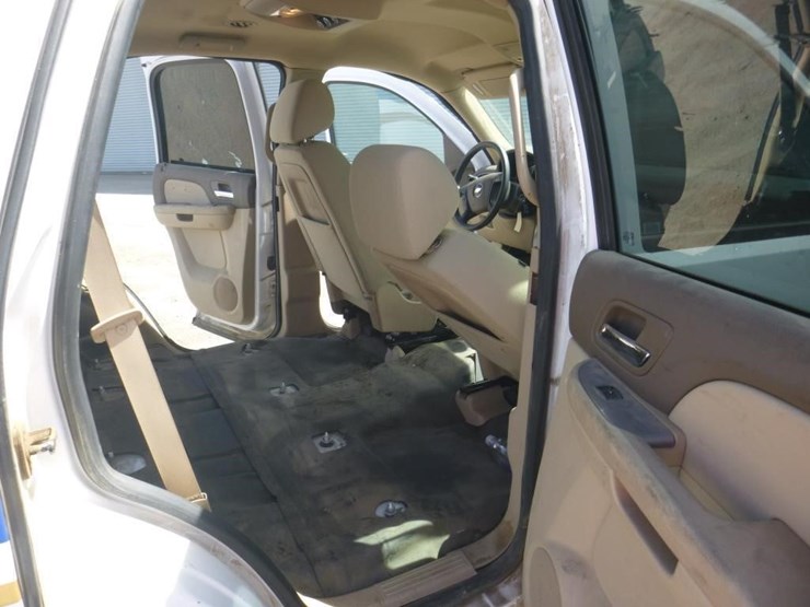 2013-chevrolet-tahoe-image-8