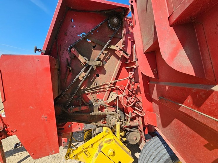 new-holland-644-image-17