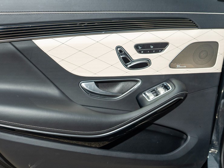 #103-•-2020-mercedes-benz-s560-sedan-image-84