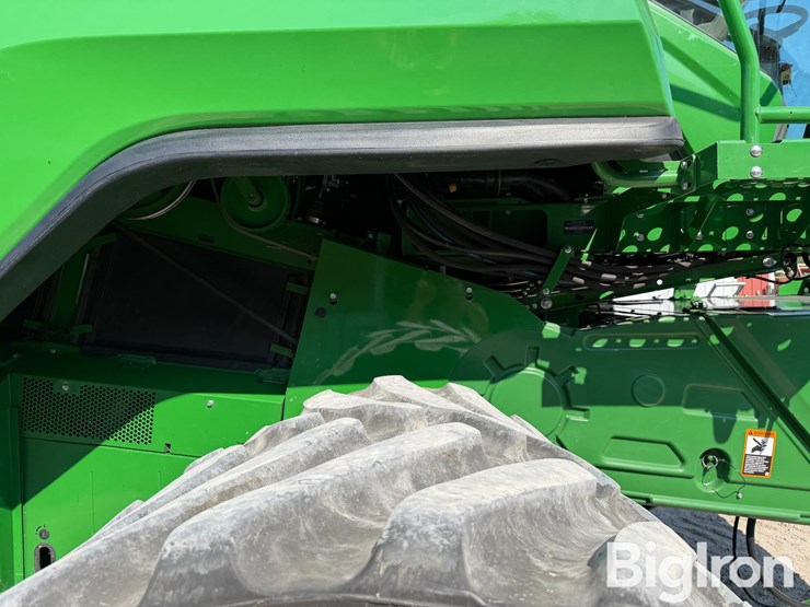 2023-john-deere-x9-1000-image-18