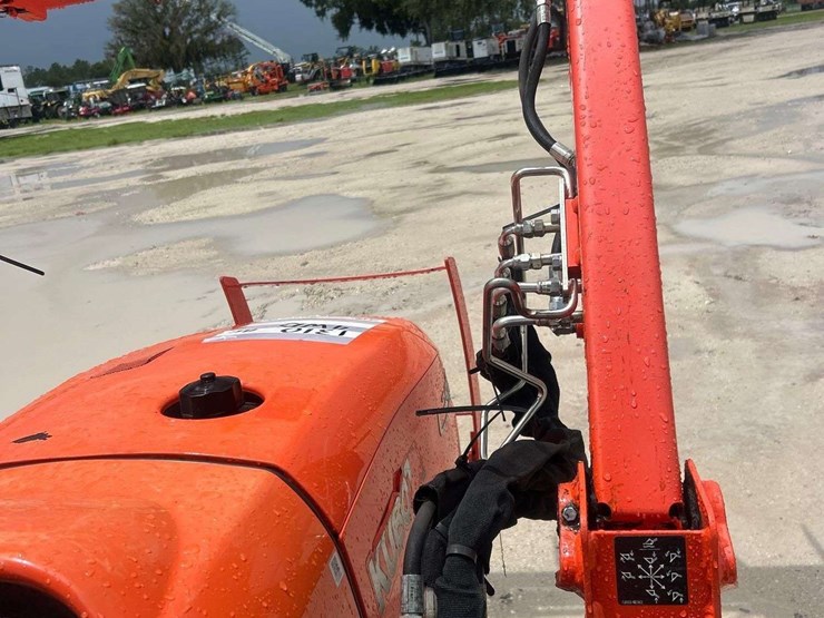 2020-kubota-3901dt-4wd-37hp-utility-loader-tractor-image-10