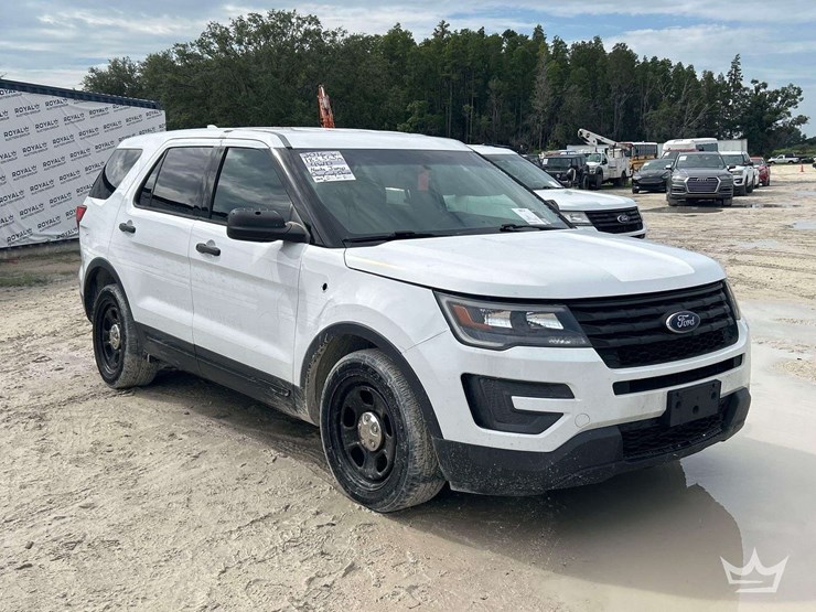 2016-ford-explorer-image-4