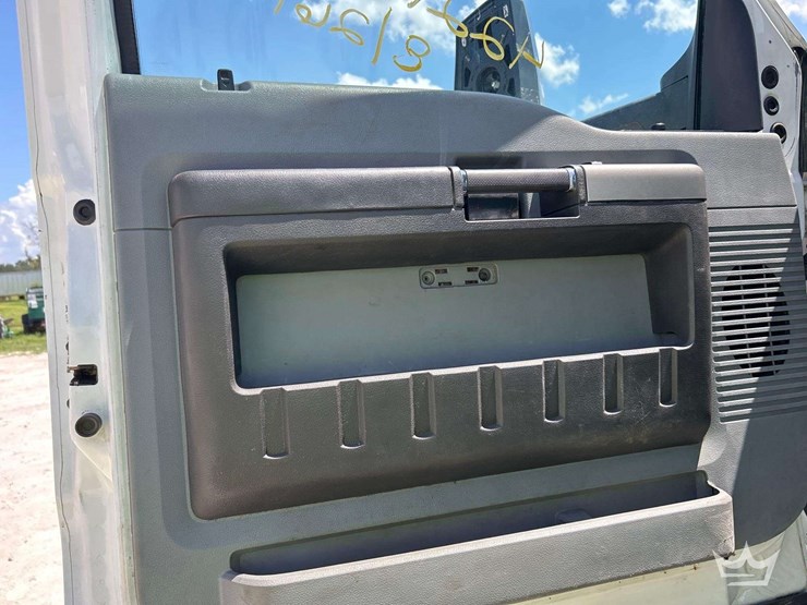 2022-ford-f750-image-10