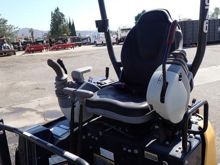 2021-deere-17g-image-21