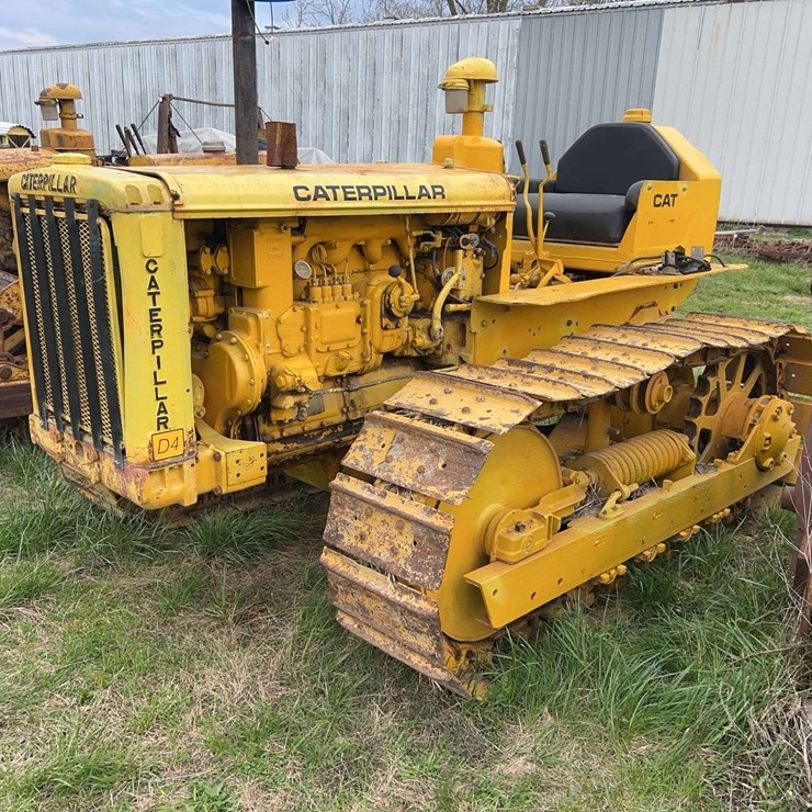 CATERPILLAR D4