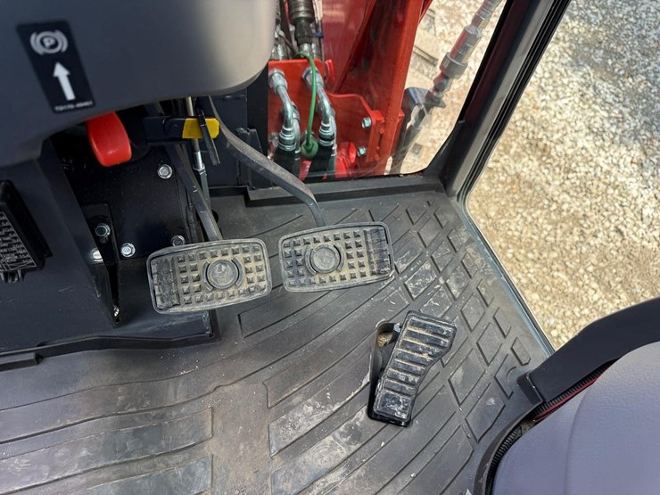 2020-kubota-mx5400-image-22