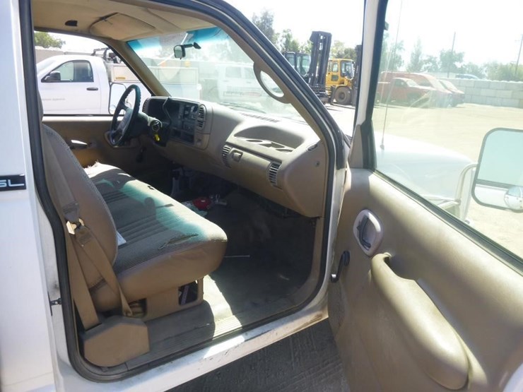 1996-gmc-3500-image-14