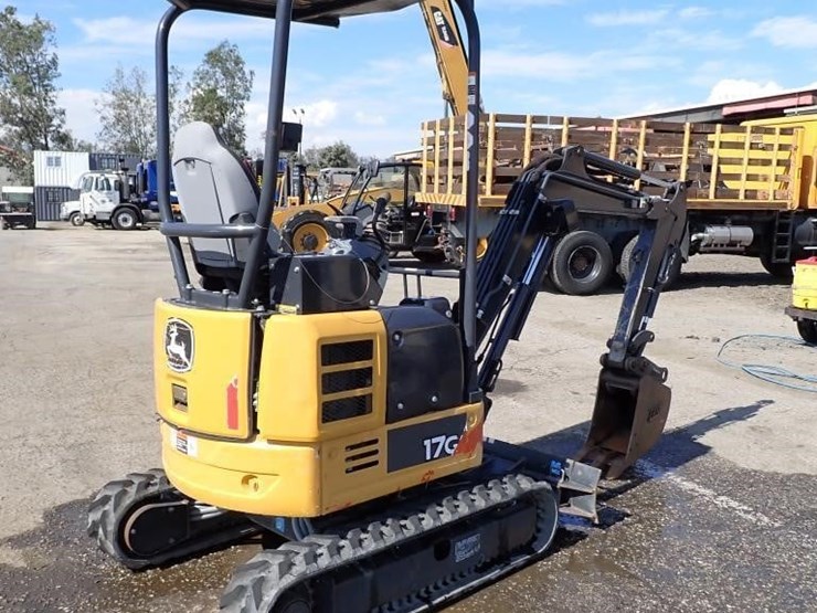 2021-deere-17g-image-3