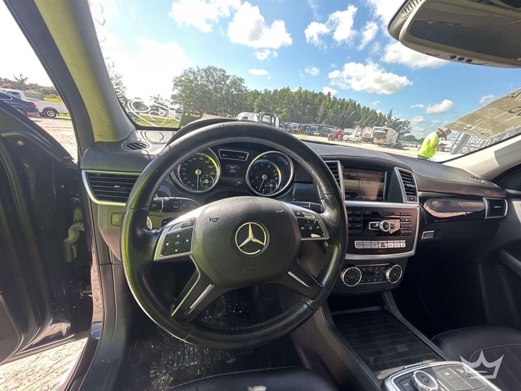 2016-mercedes-benz-gl-350-awd-suv-image-13