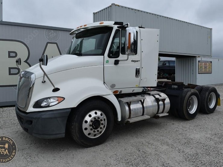 2014-international-prostar-image-1