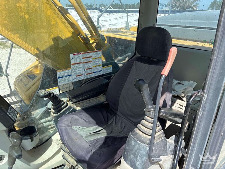 2014-kobelco-sk350-lc-9-image-26