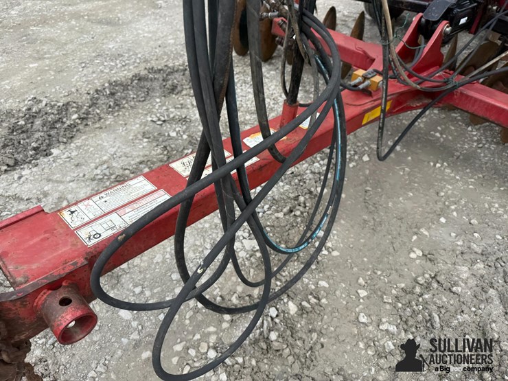 2010-case-ih-340-image-9