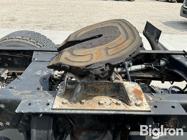 2015-kenworth-t680-image-19