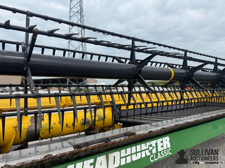 new-holland-880cf-35-image-17