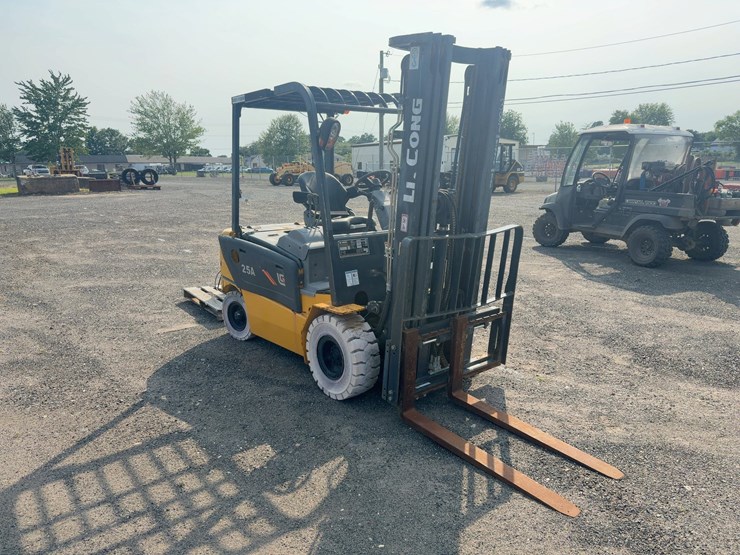 inoperable---2019-liugong-clg2025a-s-electric-forklift-image-7