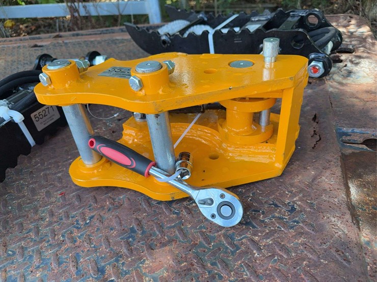 caterpillar-320-image-3