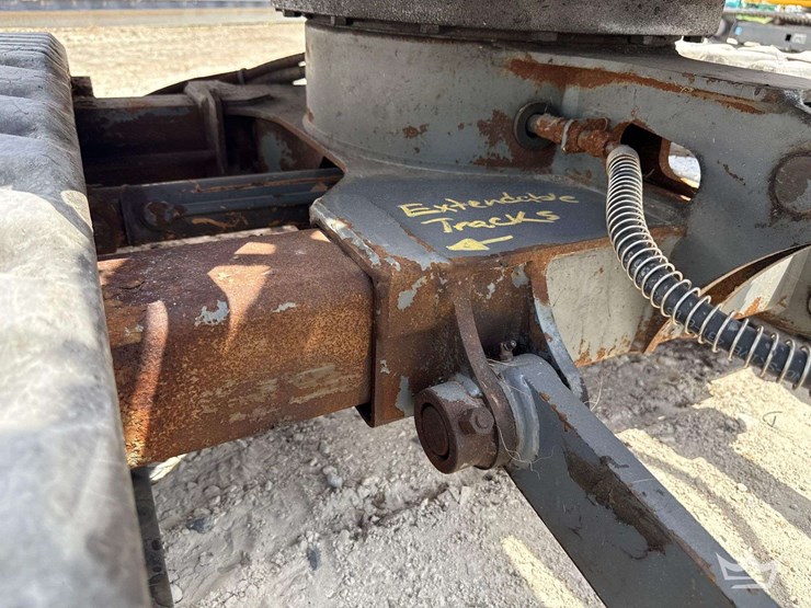 2022-takeuchi-tb225-image-49