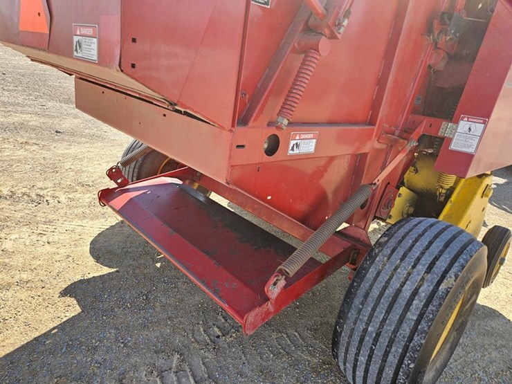 new-holland-644-image-21