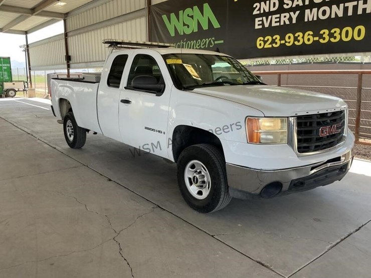 2008-gmc-sierra-2500hd-image-2